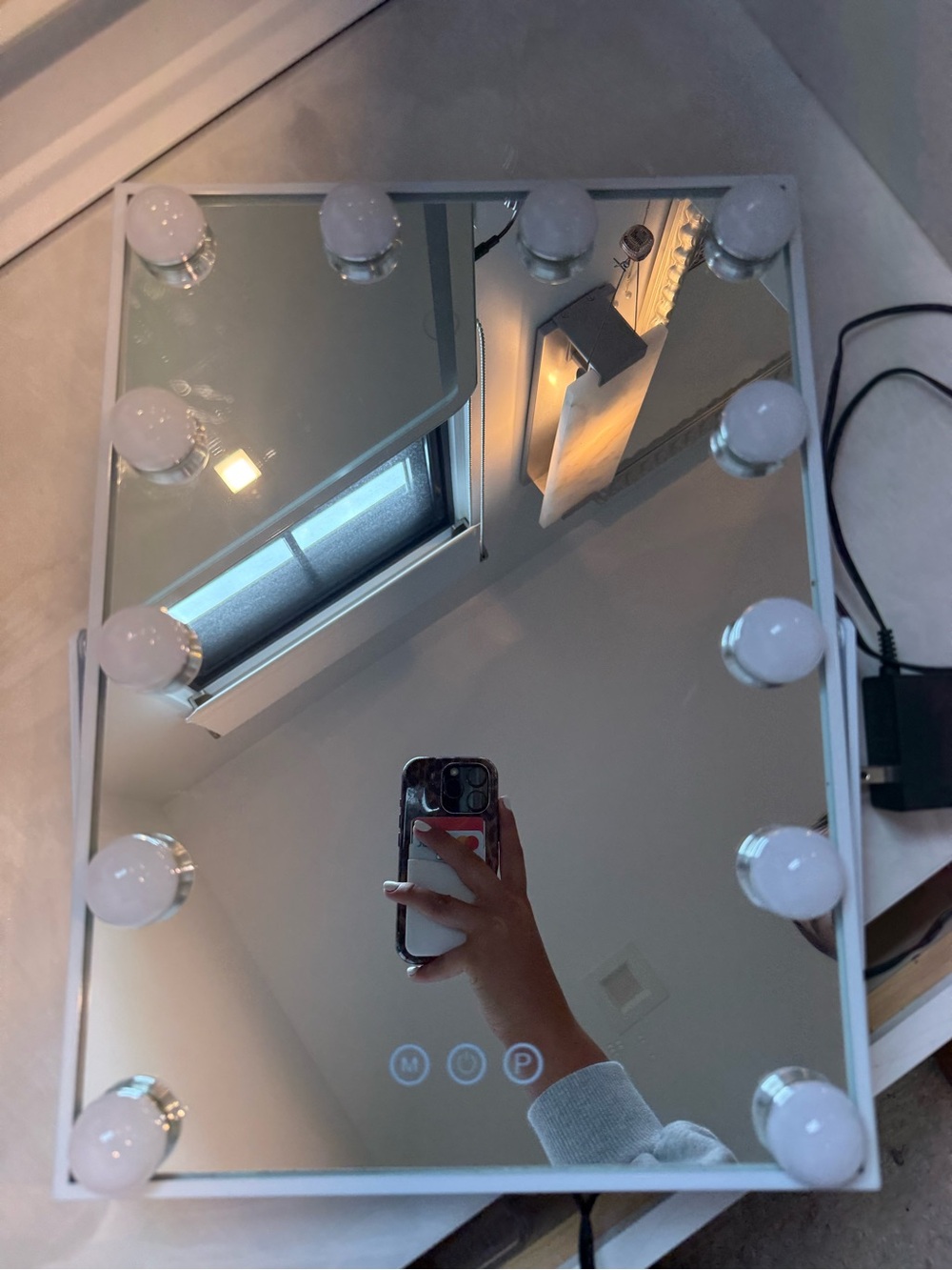 Amazon Lighted Vanity Mirror in White with Bulb Lights